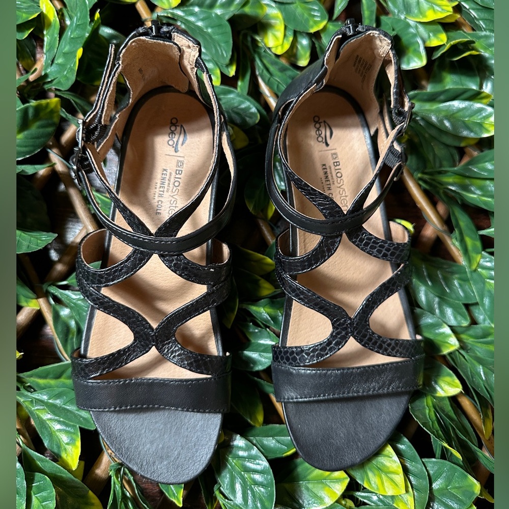 B.I.O System by Kenneth Cole Black Wedged Sandals Size 7N